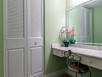 Siesta key Beach, Vacation Condo Upscale Furnishings.